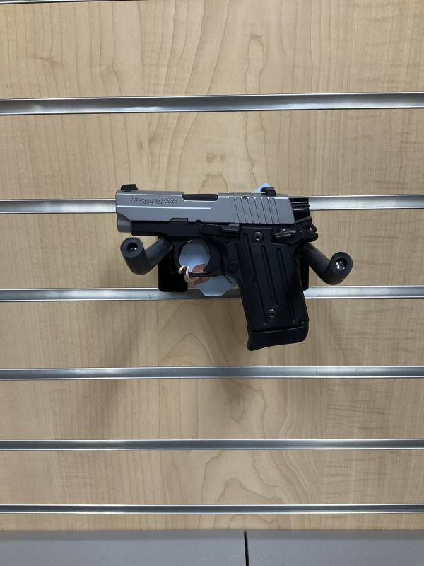 Sig 938 two tone w/ loaded chamber indicator - Image 2